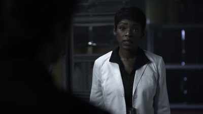 I want you upstairs
until we find Brad and Amy. - The Passage