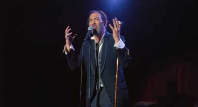 I want you to let her know
how much you love her! - Cabaret Maxime