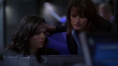 - I want you to put a pipe into Chloe's system.
- What for? - 24