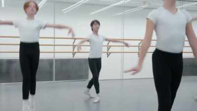 I wanted to get to ballet class
right away. - On Pointe