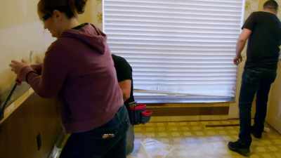 I wanted Marianne and Nathan
to start with the kitchen. - Renovation Impossible
