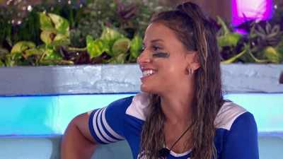 >> I WAS THINKING ABOUT MAYBE
POSSIBLY GETTING TO KNOW HIM - Love Island