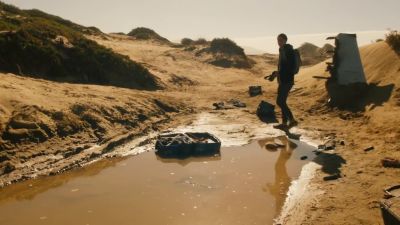 ( water bubbling ) - Fear the Walking Dead