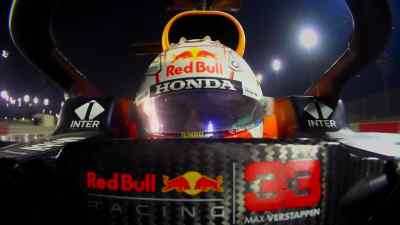 We are staying out. Staying out. - Formula 1: Drive to Survive