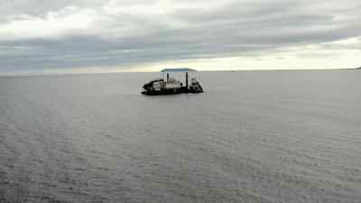 We gotta put some
gold in the box, - Bering Sea Gold