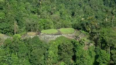 We turn around and fly back
to Ciudad Perdida, - Expedition Unknown