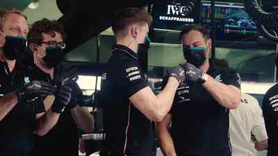 Welcome to the Yas Marina circuit. - Formula 1: Drive to Survive