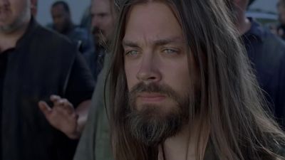 We're supposed to. - The Walking Dead