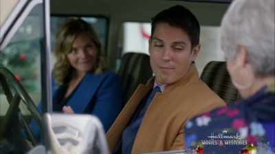 - I will be there with bells on.
- You're invited, too. - A Veteran's Christmas