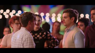 ♪ I will be your guiding light ♪ Do you have a ticket? - The Kissing Booth 2