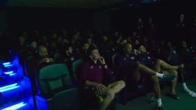-I will draw the first runner up.
-[balls rattling] - All or Nothing: Manchester City