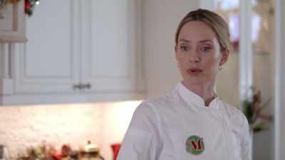 I will have to speak
with him later, if he's still here. - Catering Christmas