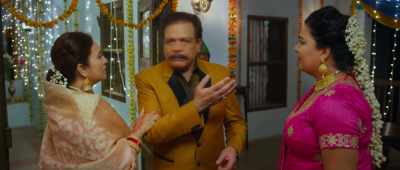I will speak. Why won't I?
- Keep quiet! - Shaadi Mein Zaroor Aana