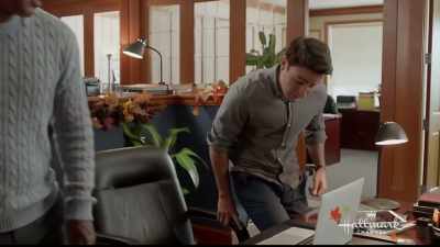 I wish I could, buddy,
but I am running behind. - Falling for You