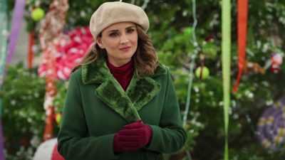 I wish somebody would bake her
cookies or make things magic. - Rescuing Christmas