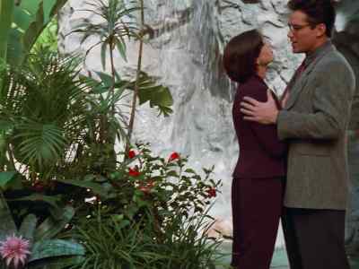I wonder if everything
in virtual reality feels this real. - Lois & Clark: The New Adventures of Superman