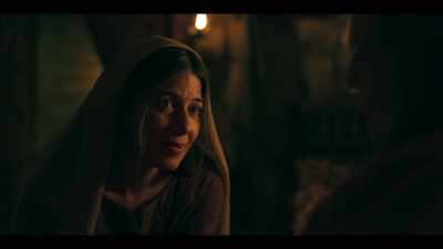I wonder if God gave
us that as a sign. - Christmas with The Chosen: Holy Night