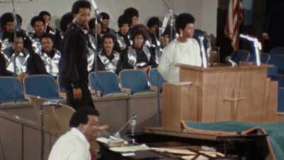 I wonder,
is there anybody here - Amazing Grace