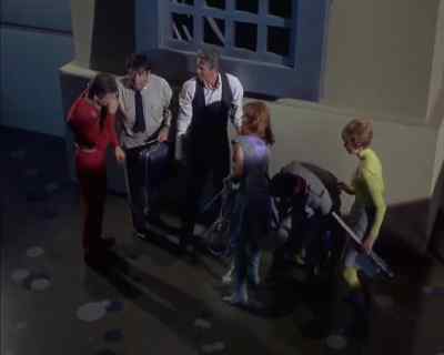 I wonder if there's a way
to get this thing open. - Land of the Giants
