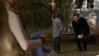 I wonder if you lot can help me. - The Originals