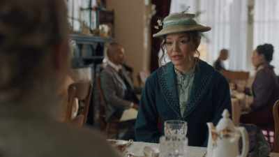I was wondering if
you know something - Gilded Newport Mysteries: Murder at the Breakers