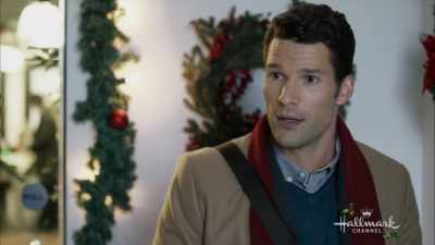 I was wondering if you maybe
wanted to grab dinner tonight, - With Love, Christmas