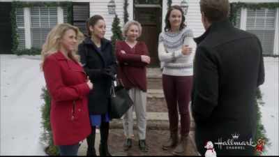 I was wondering if you might
have two rooms available - Entertaining Christmas