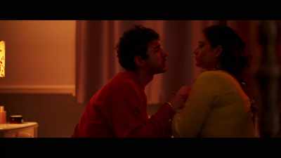 - I won't tell anyone. Don't be scared.
- Prithvi… - The Buckingham Murders