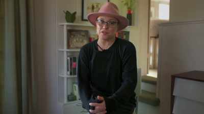 I wore it in the
old "90210." - Living with Chucky