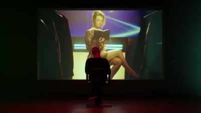 -: I was working in a bar - Inside the Mind of a Con Artist
