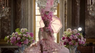 I would love to welcome - Emily in Paris