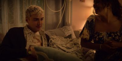 ♪ Wouldn't you love a love life? ♪ - 13 Reasons Why