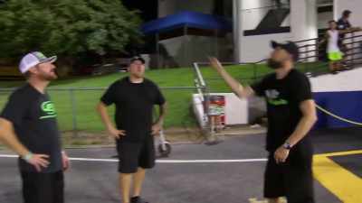 - I would've caught it.
- It is heads. Your lane. - Street Outlaws No Prep Kings Team Attack