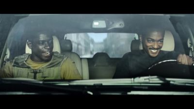 -You still thinking?
-Yes! - Outside the Wire