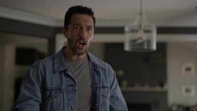 -I... You talk to her. -Why would I talk to Jillian? - Twisted Neighbor