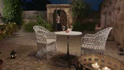 IAIN: Adam and Tina's
date starts at 19:45. - Love Island