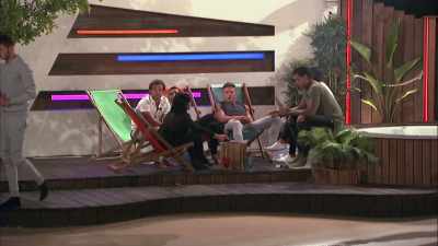 IAIN:
After his chat with Malin, - Love Island