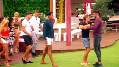 IAIN: And now,
there's two fresh faces. - Love Island