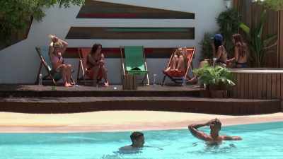IAIN: Another day,
another chillax session - Love Island