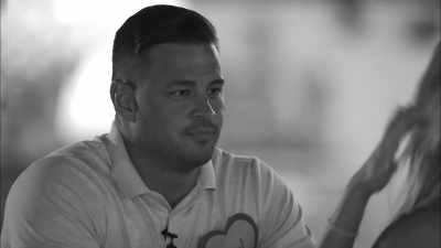 IAIN: Carl, remember
rule number one, - Love Island
