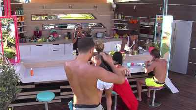 IAIN: Malin's warned Terry
not to tell Scott - Love Island