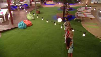 IAIN: Scott's up next. - Love Island