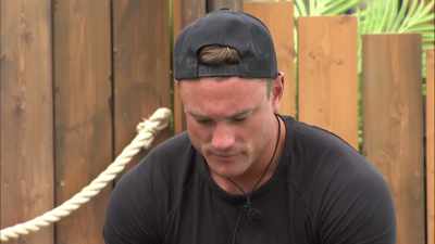 IAIN: Sophie and Tom
have yet to discuss - Love Island