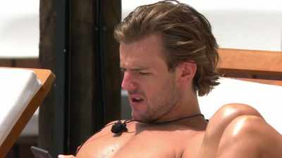 IAIN: The sun's out
and the Islanders - Love Island