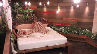 IAIN: While Scott and Alex
are away on their date - Love Island
