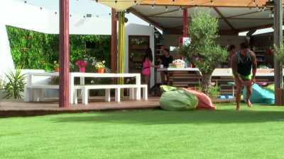 IAIN: While Scott and Kady
are making plans, - Love Island