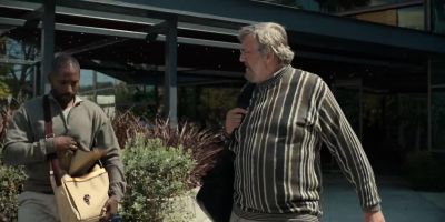 - Ian Gibbons? - Yes. - The Dropout