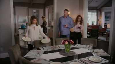 IAN HATHAWAY SWAPPED
HIS BLUE SUIT - Garage Sale Mysteries: Picture a Murder