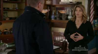 IAN MENTIONED - Garage Sale Mysteries: Picture a Murder