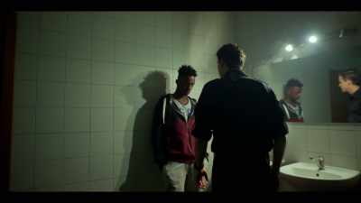 Ibra, I'm going to ask you this once.
Hey, look at me. - Young Wallander